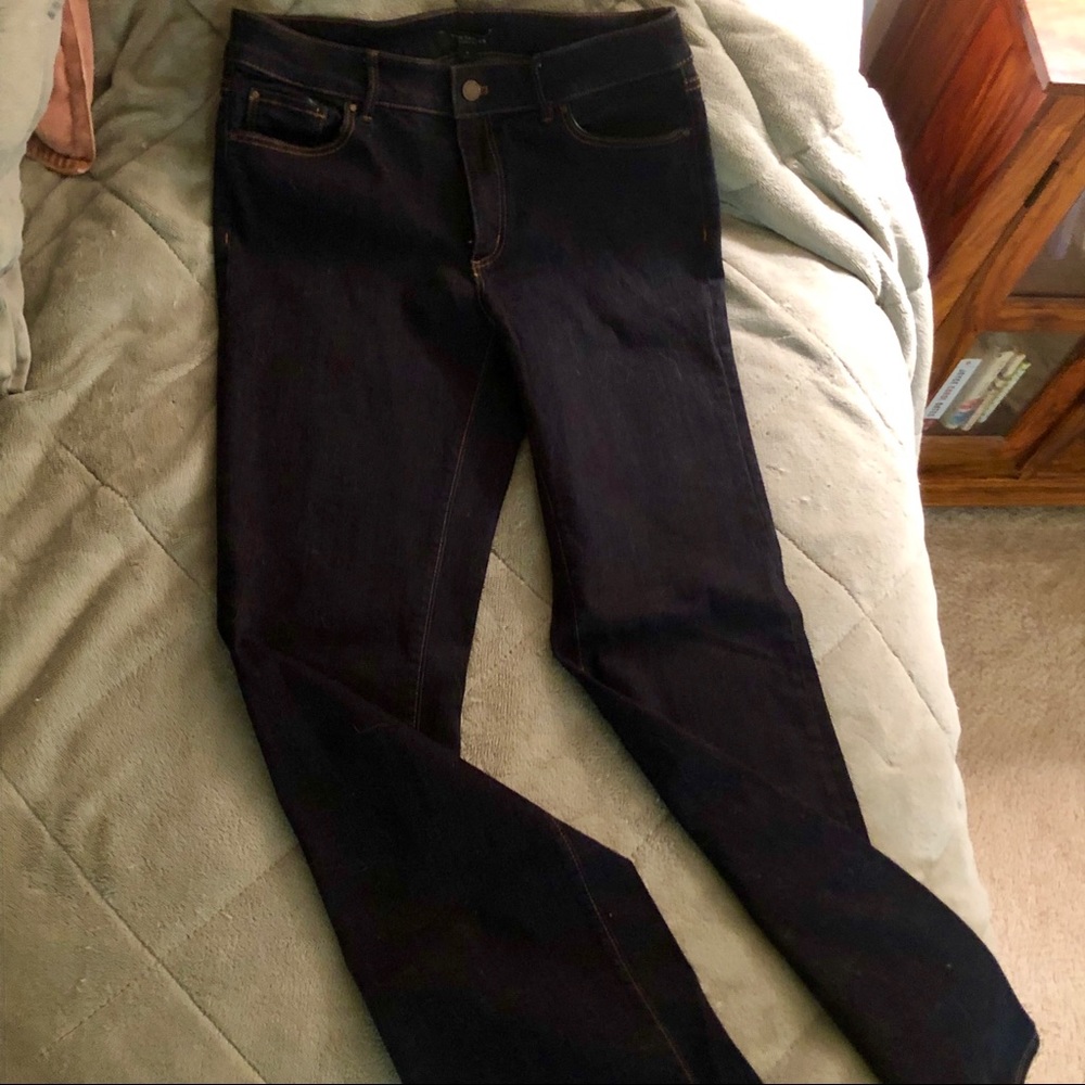 New Ann Taylor size 6 jeans. Curvy fit, boot cut.